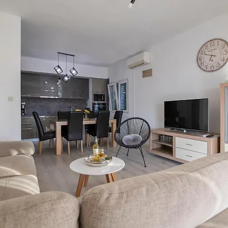 Apartment Dado Bibinje