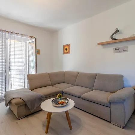 Dado Apartment